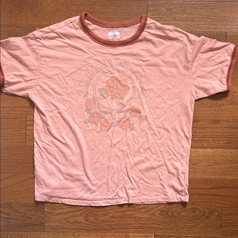 American Eagle Outfitters Pink Floral Graphic Tee